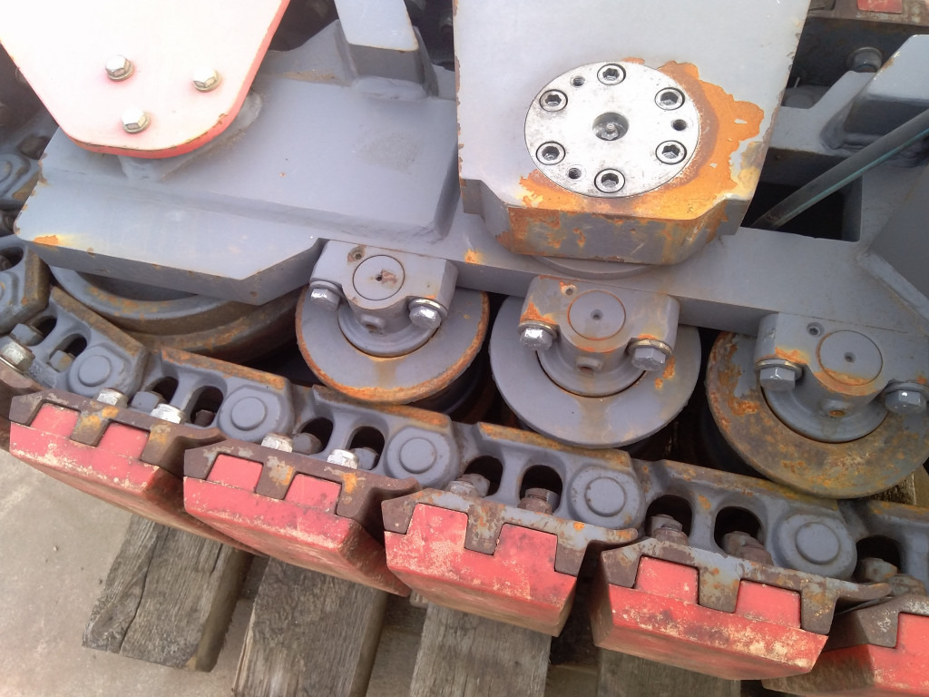 Dynapac PL1000F - - أجزاء الهيكل السفلي - آلات البناء: صورة 3 Dynapac PL1000F - - أجزاء الهيكل السفلي - آلات البناء: صورة 3