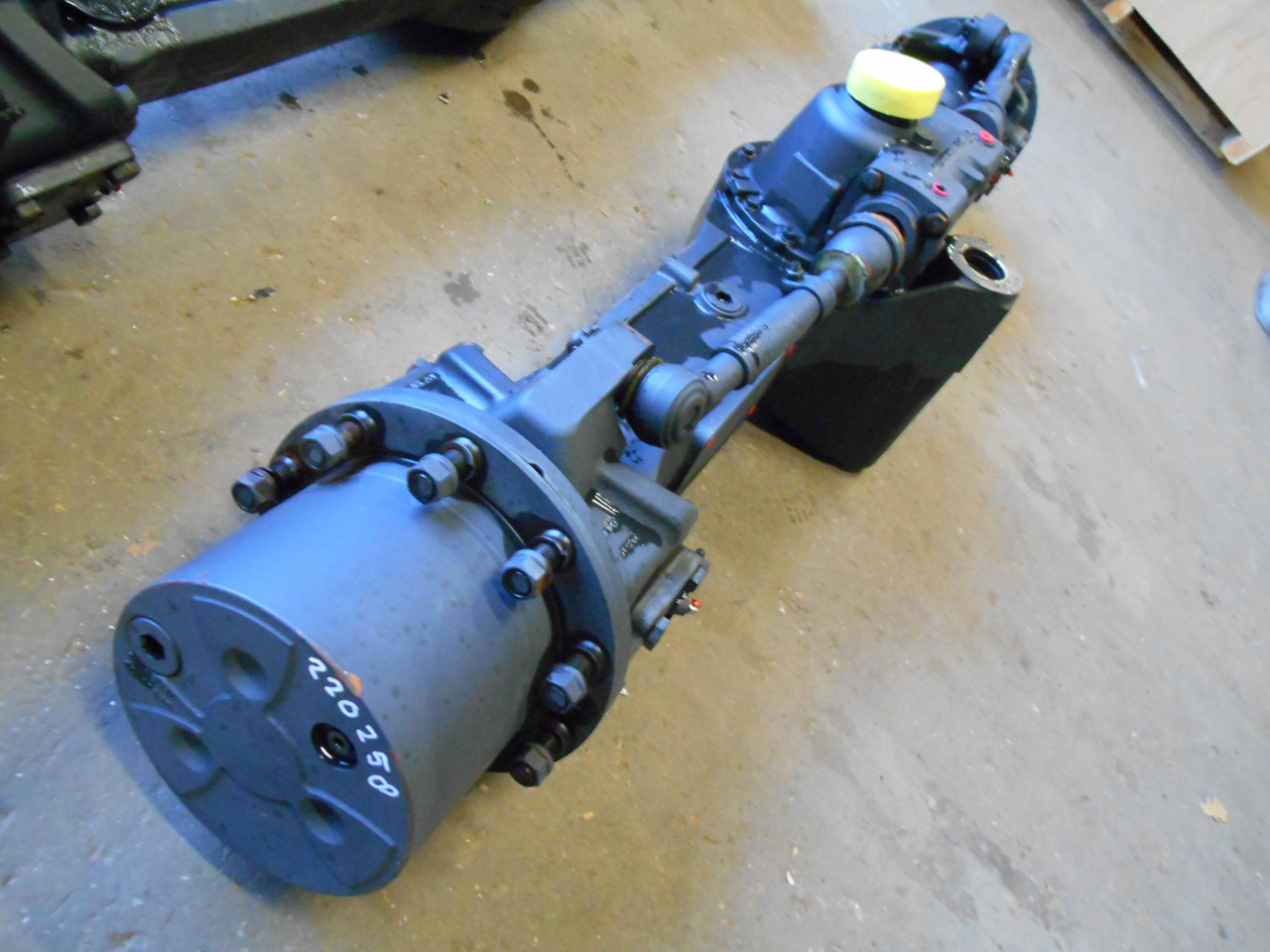 Hitachi 4452492 - المحور الأمامي - آلات البناء: صورة 3 Hitachi 4452492 - المحور الأمامي - آلات البناء: صورة 3