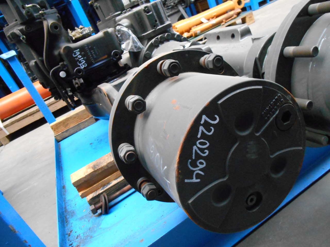 Hitachi 4457334 - 4472020106 - المحور الخلفي - آلات البناء: صورة 4 Hitachi 4457334 - 4472020106 - المحور الخلفي - آلات البناء: صورة 4