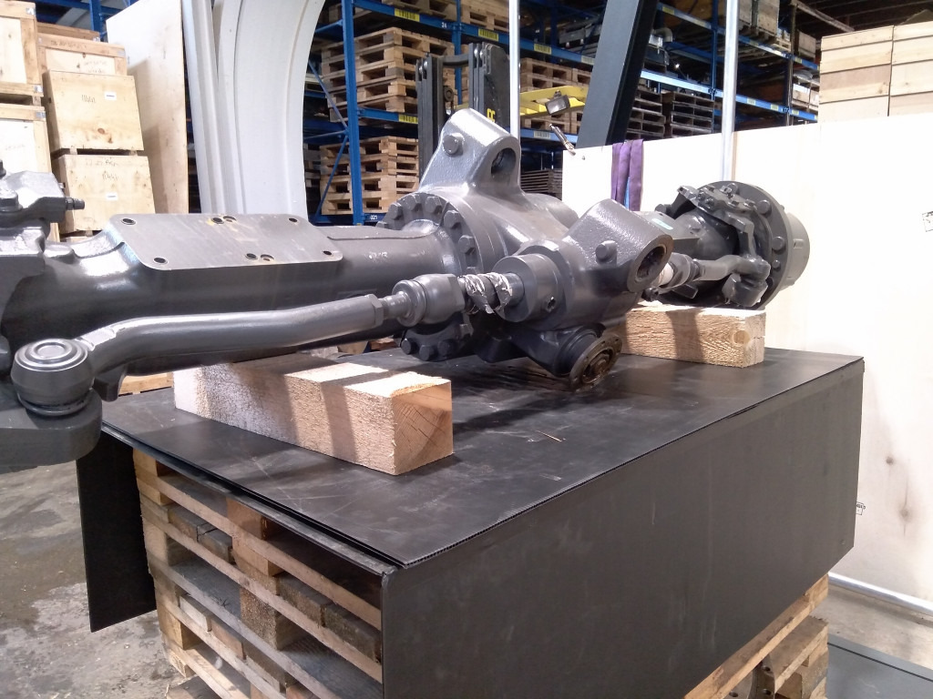 Hitachi HYA00035427 - VOE14646881 - المحور الأمامي - آلات البناء: صورة 5 Hitachi HYA00035427 - VOE14646881 - المحور الأمامي - آلات البناء: صورة 5