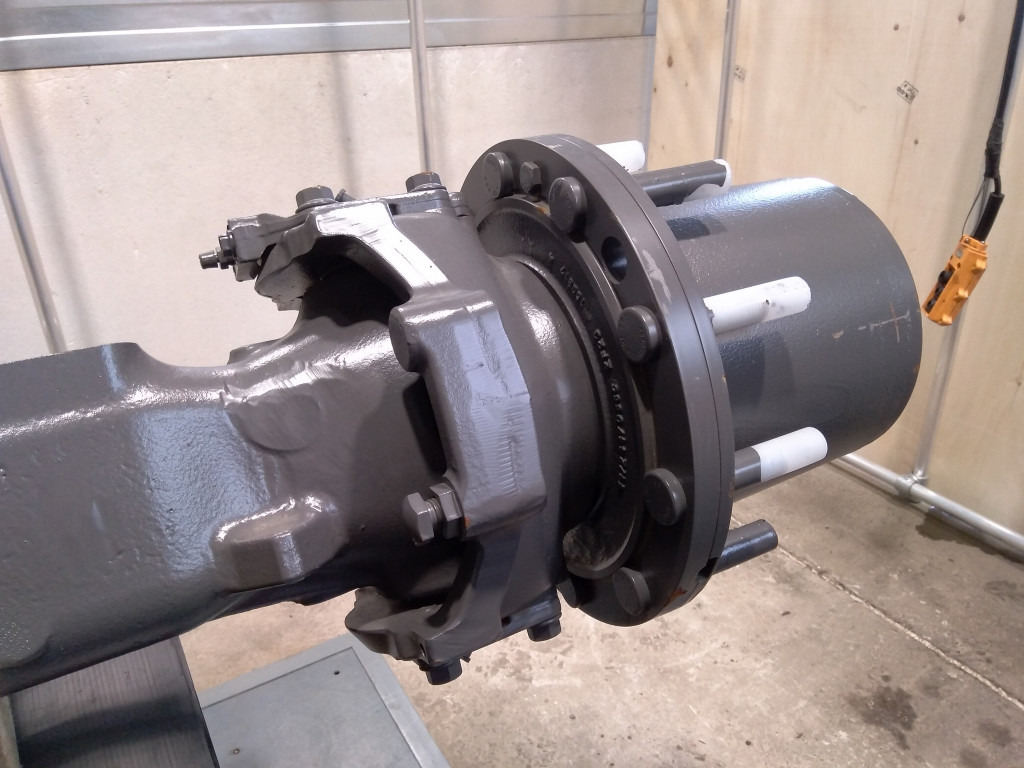 Hitachi HYA00035427 - المحور الأمامي - آلات البناء: صورة 2 Hitachi HYA00035427 - المحور الأمامي - آلات البناء: صورة 2