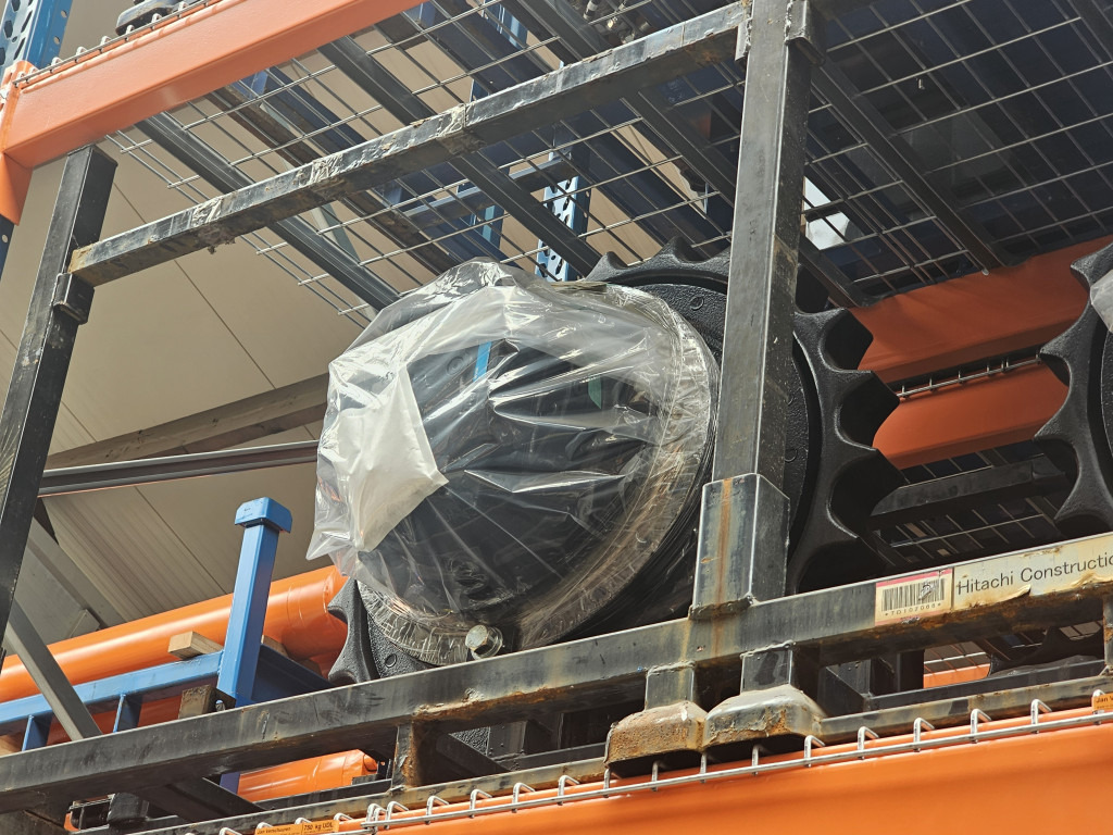Hitachi YB60002138 - 9298565 - محرك السفر - آلات البناء: صورة 1 Hitachi YB60002138 - 9298565 - محرك السفر - آلات البناء: صورة 1