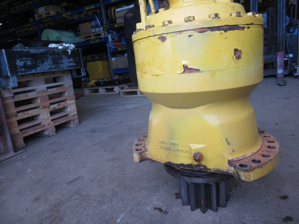 Komatsu 209-26-00040 - محرك سوينغ - آلات البناء: صورة 2 Komatsu 209-26-00040 - محرك سوينغ - آلات البناء: صورة 2