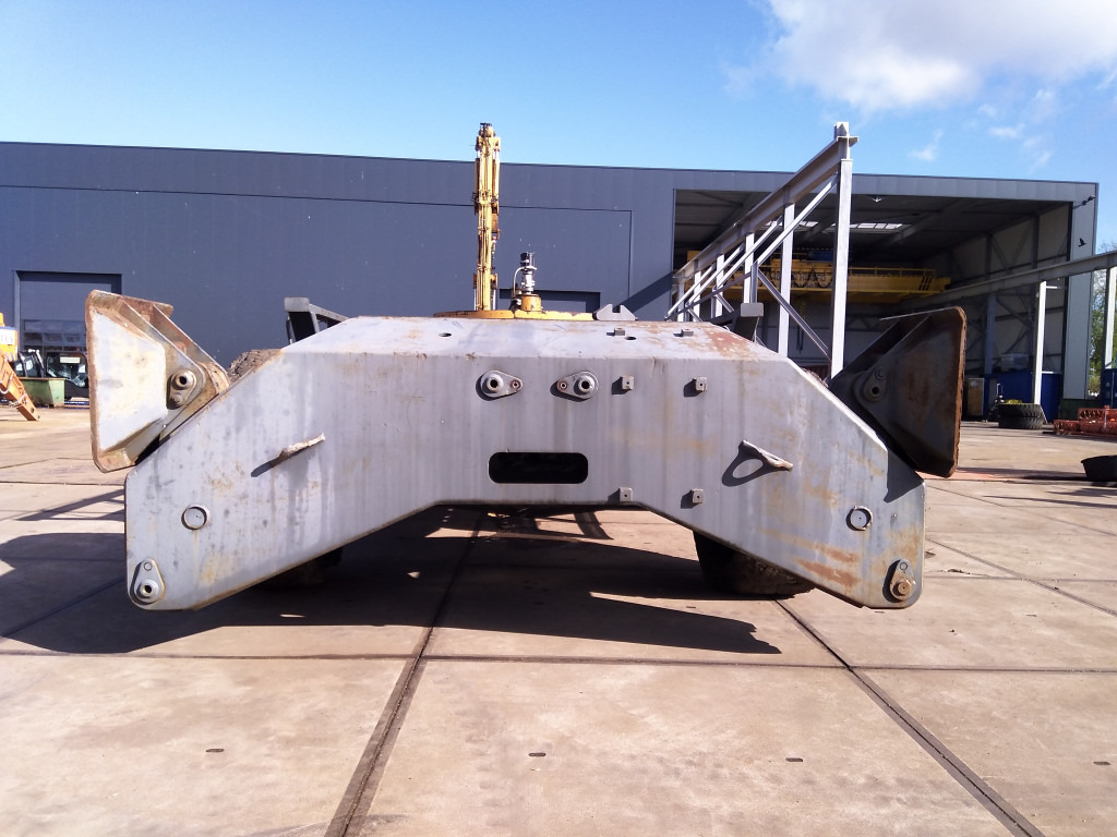 Liebherr A954B - - أجزاء الهيكل السفلي - آلات البناء: صورة 2 Liebherr A954B - - أجزاء الهيكل السفلي - آلات البناء: صورة 2