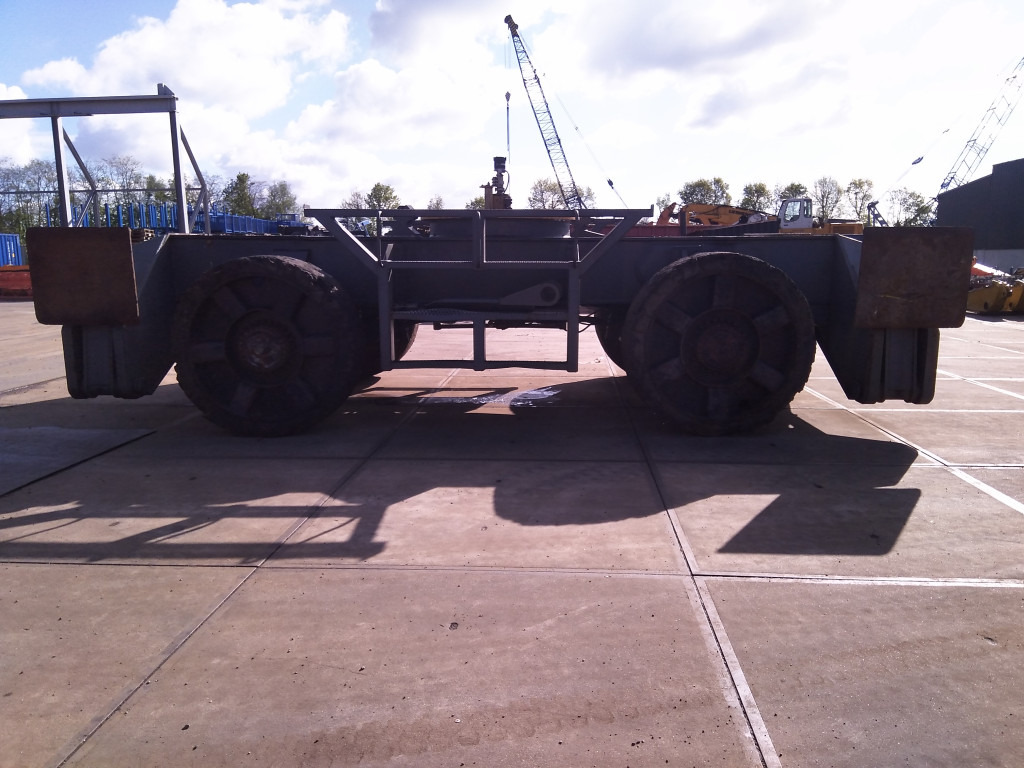 Liebherr A954B - - أجزاء الهيكل السفلي - آلات البناء: صورة 3 Liebherr A954B - - أجزاء الهيكل السفلي - آلات البناء: صورة 3