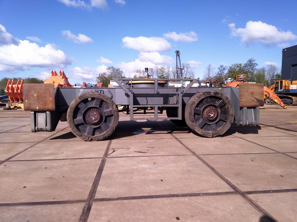 Liebherr A954B - - أجزاء الهيكل السفلي - آلات البناء: صورة 1 Liebherr A954B - - أجزاء الهيكل السفلي - آلات البناء: صورة 1