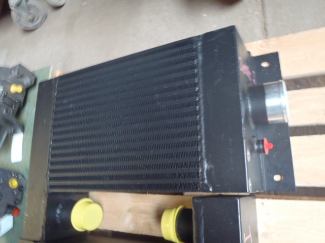 New Holland 6914286 - المبرد - آلات البناء: صورة 1 New Holland 6914286 - المبرد - آلات البناء: صورة 1