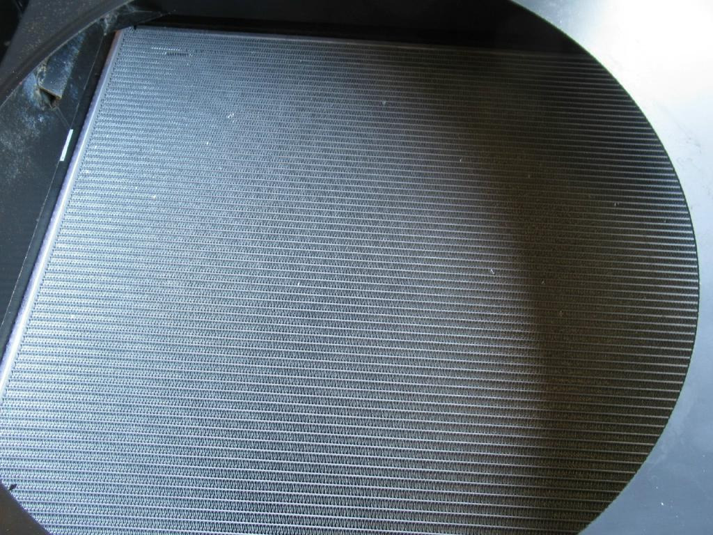 New Holland YN05P00034S001 - مبرد المحرك - آلات البناء: صورة 5 New Holland YN05P00034S001 - مبرد المحرك - آلات البناء: صورة 5