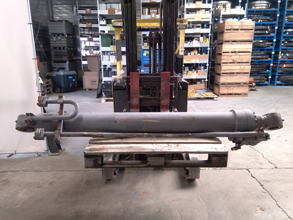 Volvo SA114604990 - اسطوانة هيدروليكية - آلات البناء: صورة 1 Volvo SA114604990 - اسطوانة هيدروليكية - آلات البناء: صورة 1