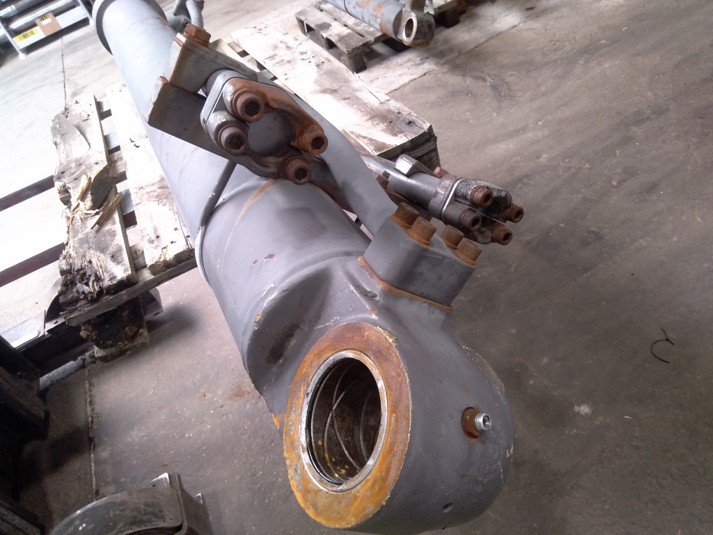 Volvo SA114604990 - اسطوانة هيدروليكية - آلات البناء: صورة 3 Volvo SA114604990 - اسطوانة هيدروليكية - آلات البناء: صورة 3