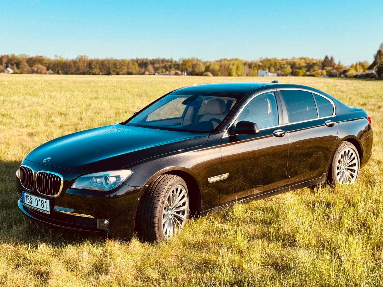 BMW 740d xDrive 4x4 Long - سيدان: صورة 1 BMW 740d xDrive 4x4 Long - سيدان: صورة 1
