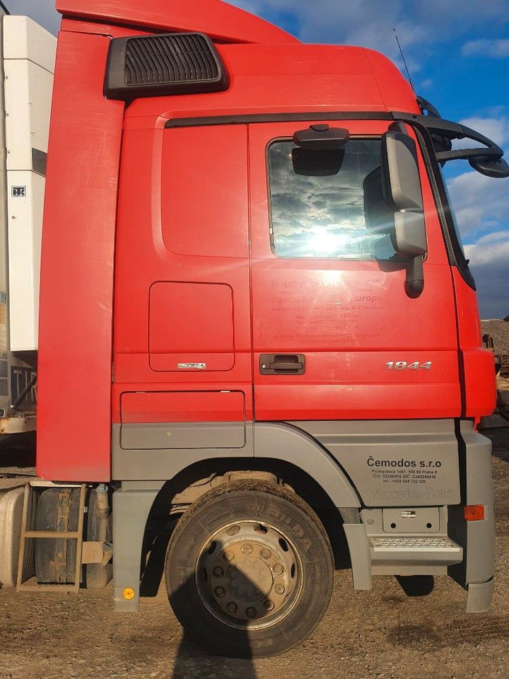 Mercedes-Benz Actros 1844 - وحدة جر: صورة 3 Mercedes-Benz Actros 1844 - وحدة جر: صورة 3