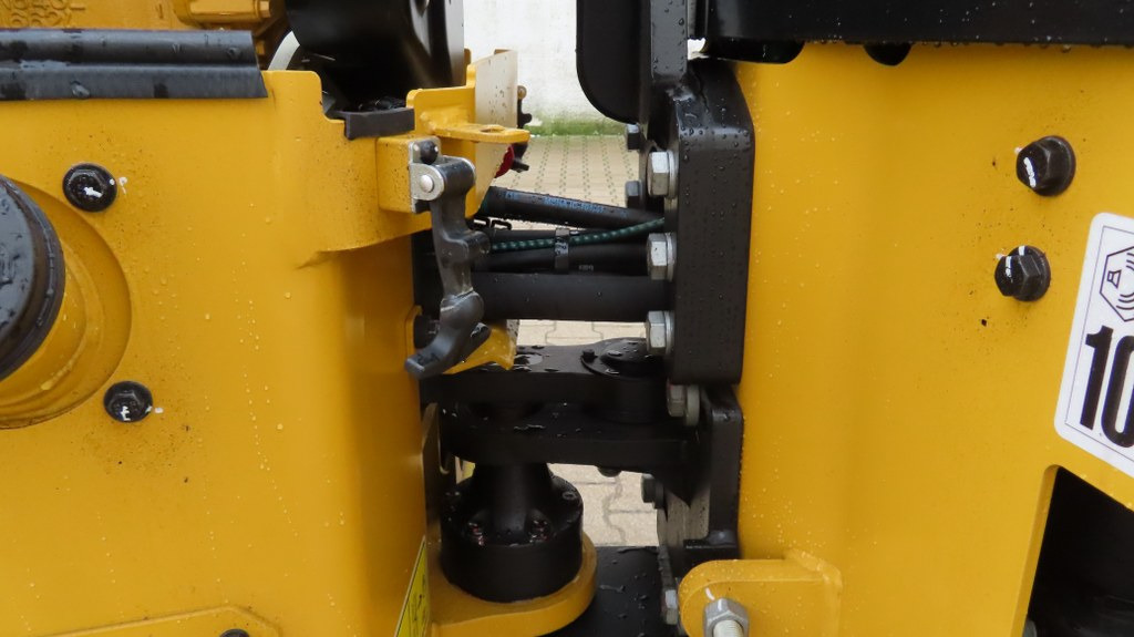 مدحلة اسفلت Caterpillar CB 2.5 GC: صورة 11
