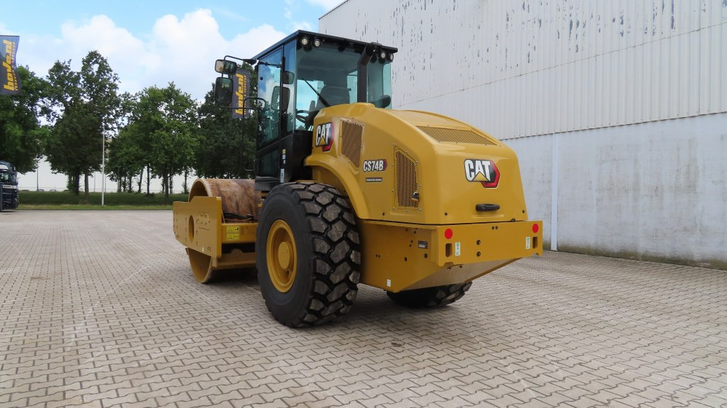 Caterpillar CS 74 B - مدحلة ضاغطة: صورة 4 Caterpillar CS 74 B - مدحلة ضاغطة: صورة 4