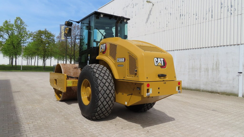 Caterpillar CS66B - مدحلة ضاغطة: صورة 4 Caterpillar CS66B - مدحلة ضاغطة: صورة 4