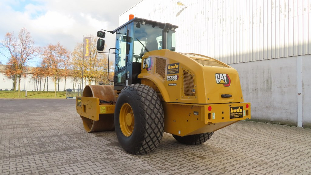 Caterpillar CS66B - مدحلة ضاغطة: صورة 4 Caterpillar CS66B - مدحلة ضاغطة: صورة 4