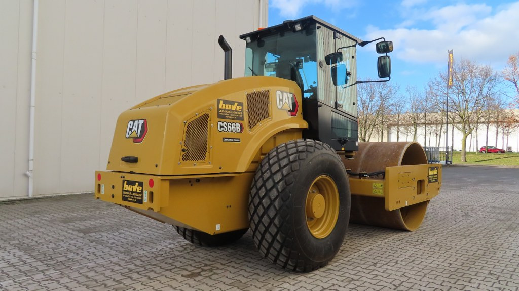 Caterpillar CS66B - مدحلة ضاغطة: صورة 2 Caterpillar CS66B - مدحلة ضاغطة: صورة 2
