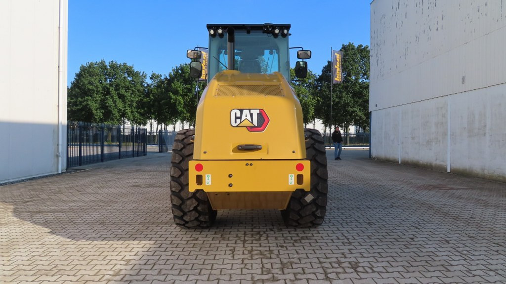 Caterpillar CS74B - مدحلة ضاغطة: صورة 3 Caterpillar CS74B - مدحلة ضاغطة: صورة 3
