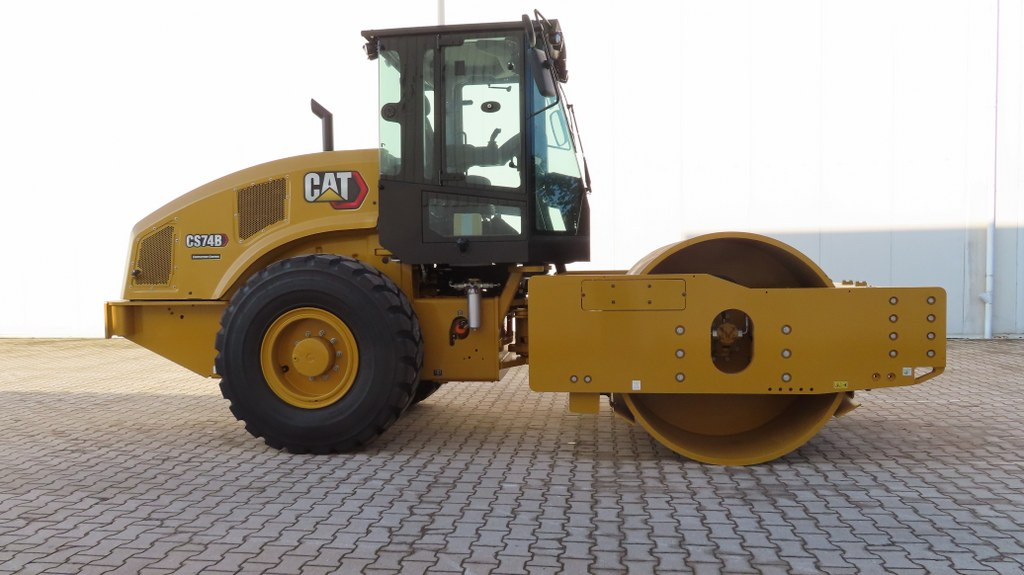Caterpillar CS74B - مدحلة ضاغطة: صورة 1 Caterpillar CS74B - مدحلة ضاغطة: صورة 1