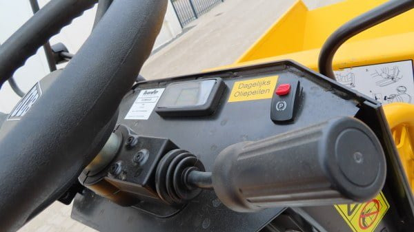 شاحنة قلابة صغيرة JCB 1T-2 HT: صورة 10