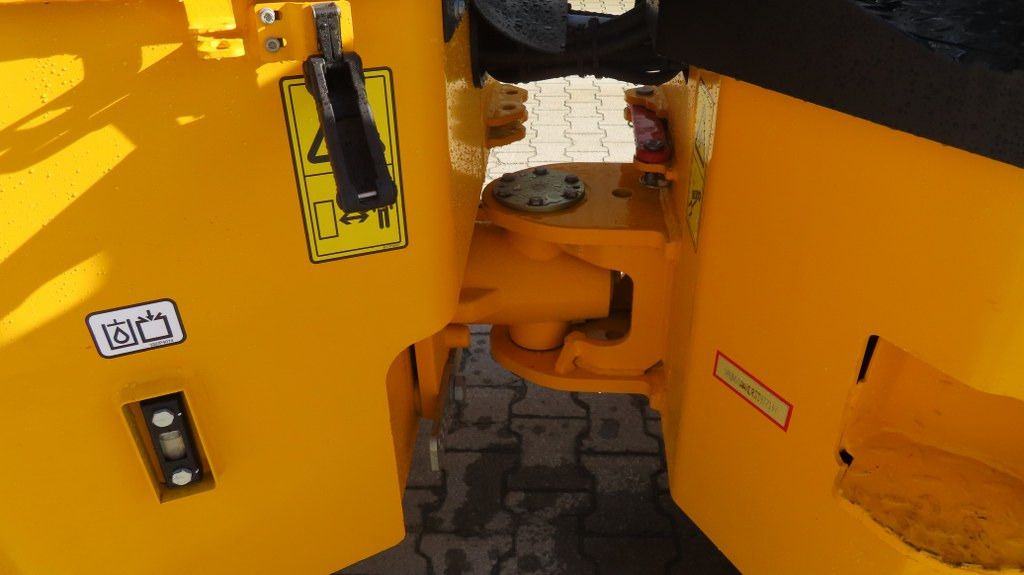 مدحلة اسفلت JCB CT380-130: صورة 13