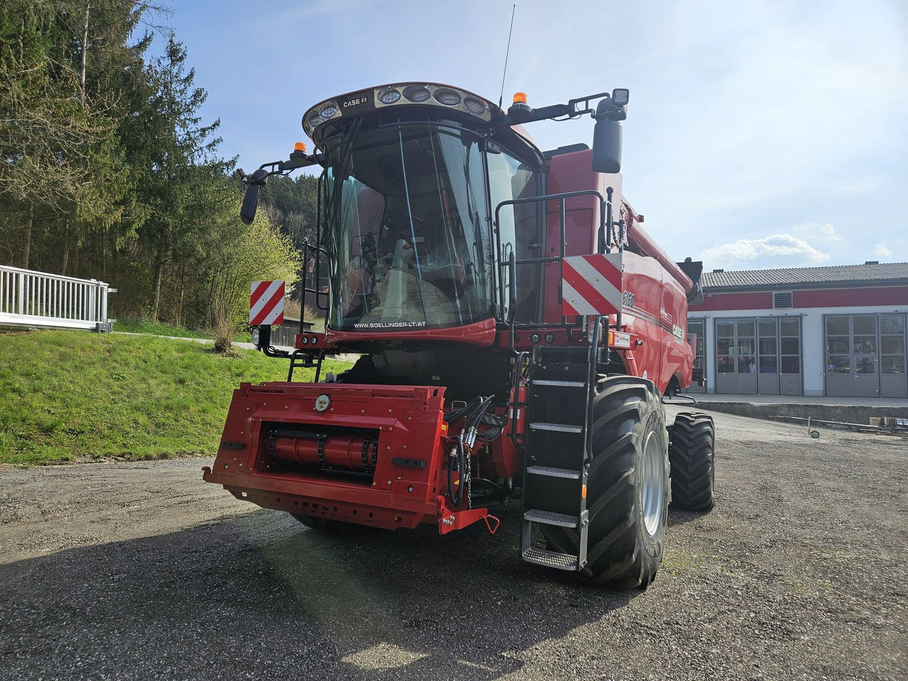 Case IH Axial-Flow 6160 - حصادة موحَّدة: صورة 1 Case IH Axial-Flow 6160 - حصادة موحَّدة: صورة 1