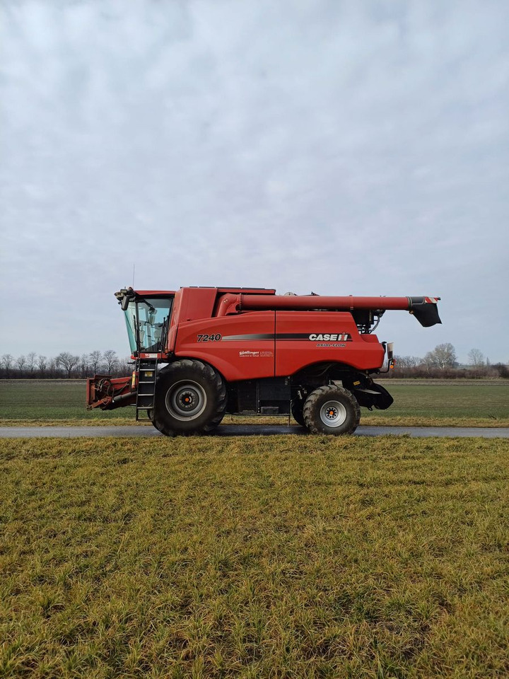 Case IH Axial-Flow 7240 - حصادة موحَّدة: صورة 2 Case IH Axial-Flow 7240 - حصادة موحَّدة: صورة 2