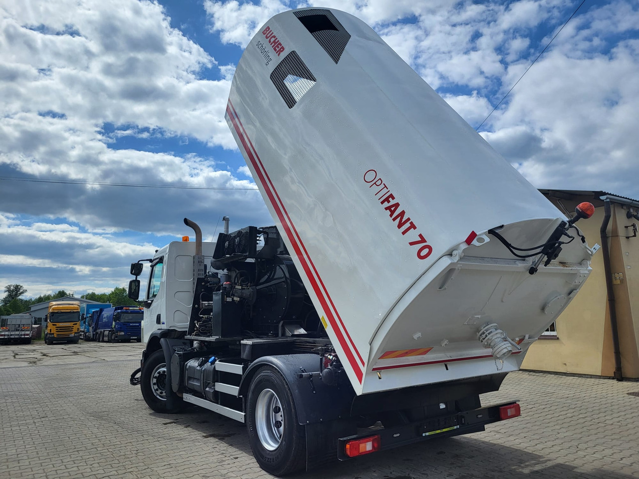 Volvo FE 320 two engines - سياره كنس شوارع: صورة 2 Volvo FE 320 two engines - سياره كنس شوارع: صورة 2