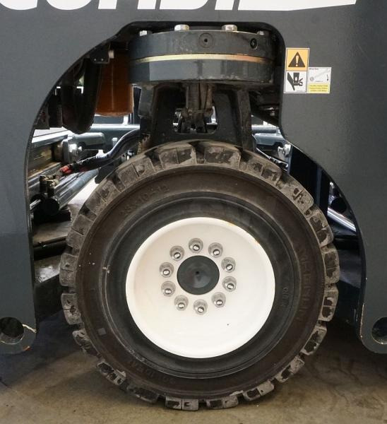 شاحنة مناولة بأربعة اتجاهات Combilift C3000: صورة 7