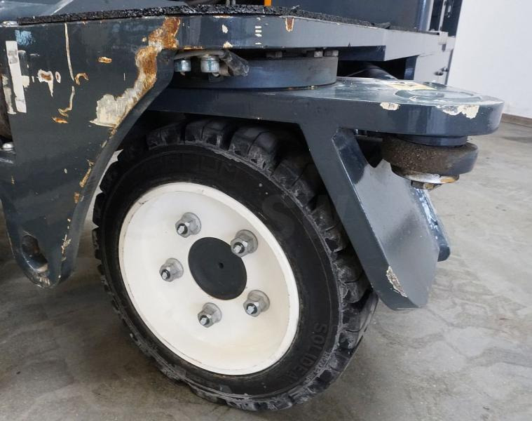 شاحنة مناولة بأربعة اتجاهات Combilift C3000: صورة 6