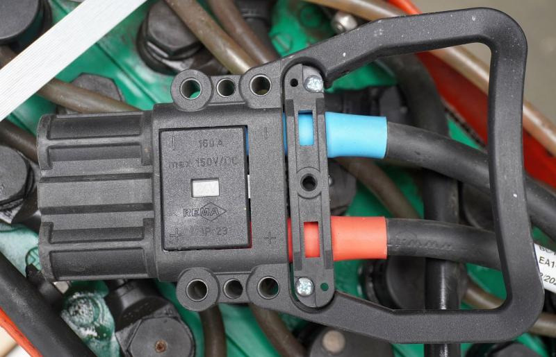 GRUMA 24 Volt 2 PzS 250 Ah - بطارية: صورة 4 GRUMA 24 Volt 2 PzS 250 Ah - بطارية: صورة 4