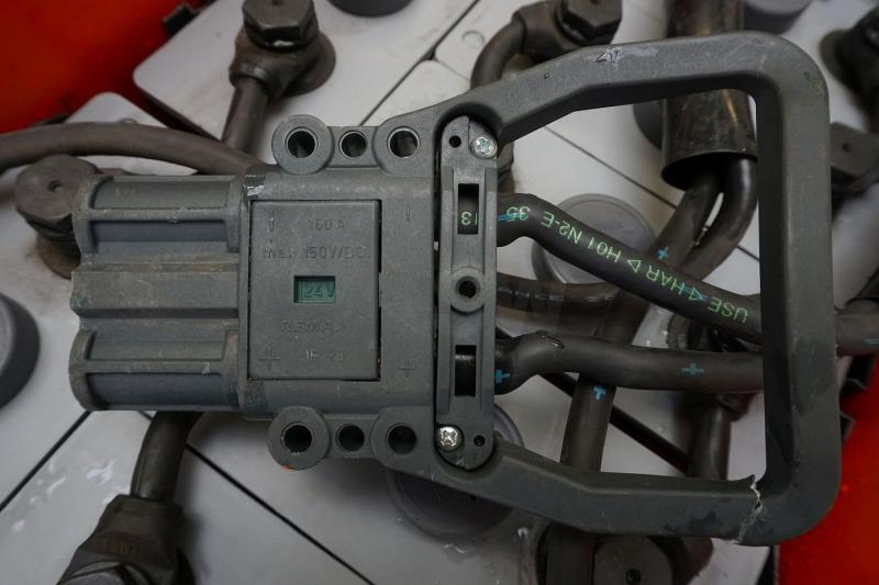 GRUMA 24 Volt 4 PzV 400 Ah - بطارية - معدات المناولة: صورة 4 GRUMA 24 Volt 4 PzV 400 Ah - بطارية - معدات المناولة: صورة 4