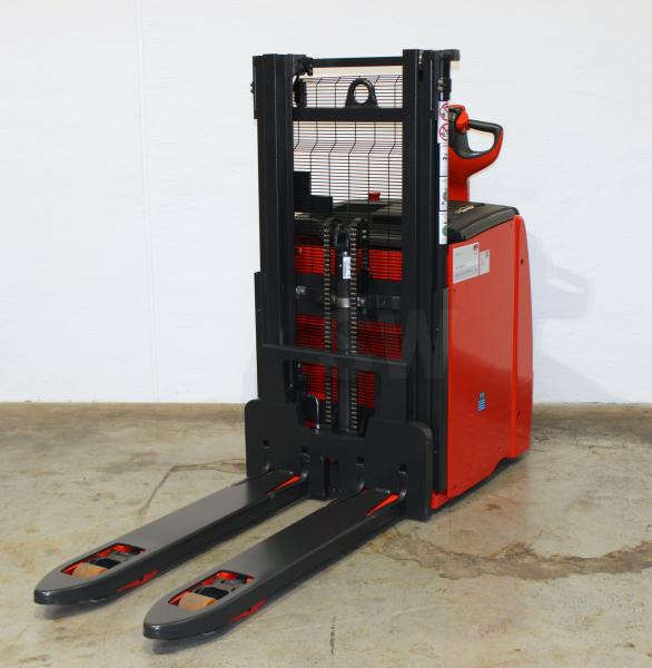 Linde D 10 1163-01 - آلة التكديس: صورة 2 Linde D 10 1163-01 - آلة التكديس: صورة 2