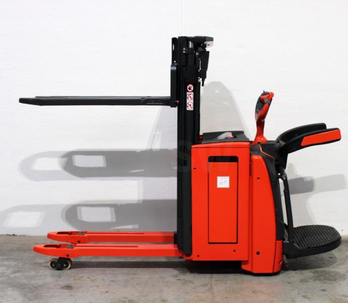 Linde D 12 AP 1173-01 - آلة التكديس: صورة 5 Linde D 12 AP 1173-01 - آلة التكديس: صورة 5
