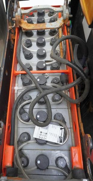 Linde D 12 SP 133 - آلة التكديس: صورة 5 Linde D 12 SP 133 - آلة التكديس: صورة 5