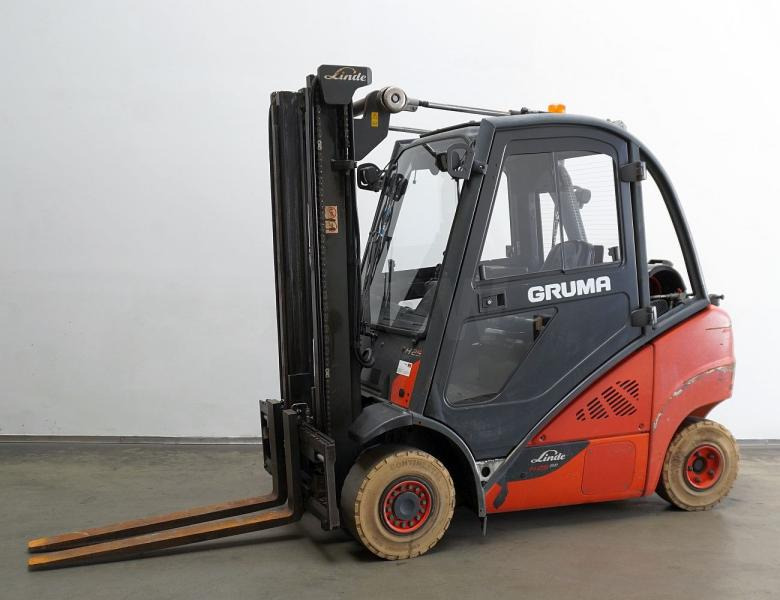 Linde H 25 T EVO 392-02 - رافعة شوكية تعمل بالغاز: صورة 1 Linde H 25 T EVO 392-02 - رافعة شوكية تعمل بالغاز: صورة 1