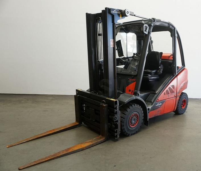 Linde H 25 T EVO 392-02 - رافعة شوكية تعمل بالغاز: صورة 1 Linde H 25 T EVO 392-02 - رافعة شوكية تعمل بالغاز: صورة 1