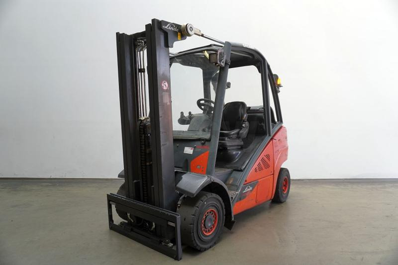 Linde H 25 T EVO 392-02 - رافعة شوكية تعمل بالغاز: صورة 1 Linde H 25 T EVO 392-02 - رافعة شوكية تعمل بالغاز: صورة 1