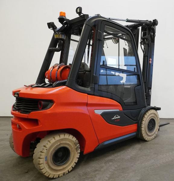 Linde H 35 T 1202-01 - رافعة شوكية تعمل بالغاز: صورة 3 Linde H 35 T 1202-01 - رافعة شوكية تعمل بالغاز: صورة 3