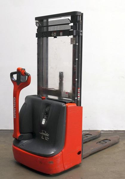 Linde L 12 1172 - آلة التكديس: صورة 1 Linde L 12 1172 - آلة التكديس: صورة 1