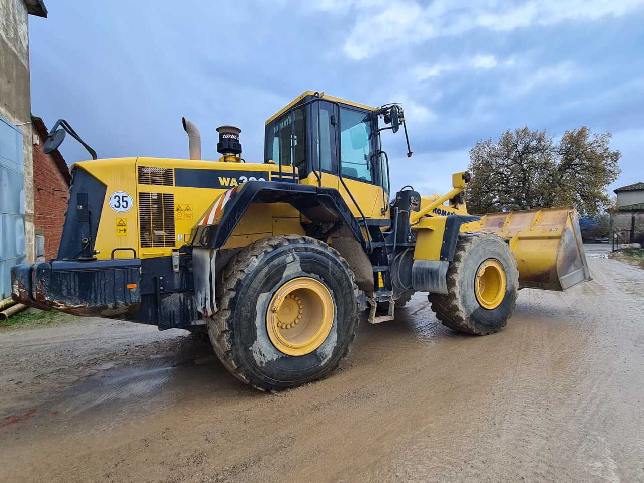 KOMATSU WA380.6 - اللودر بعجل: صورة 1 KOMATSU WA380.6 - اللودر بعجل: صورة 1