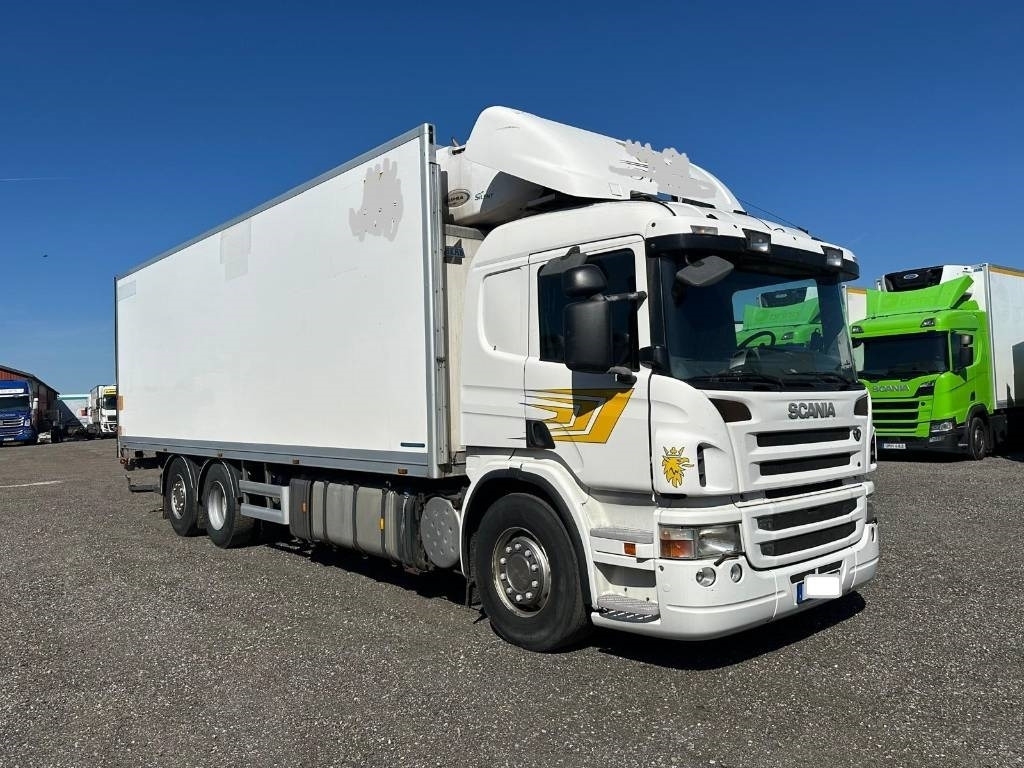 Scania P 420 LB6X2X4HNB serie 0424 - شاحنة الفريزر: صورة 2 Scania P 420 LB6X2X4HNB serie 0424 - شاحنة الفريزر: صورة 2