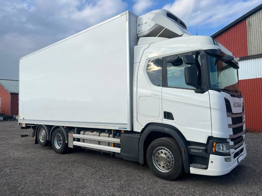 Scania R500 B 6X2*4 NB serie 5785 - شاحنة الفريزر: صورة 2 Scania R500 B 6X2*4 NB serie 5785 - شاحنة الفريزر: صورة 2