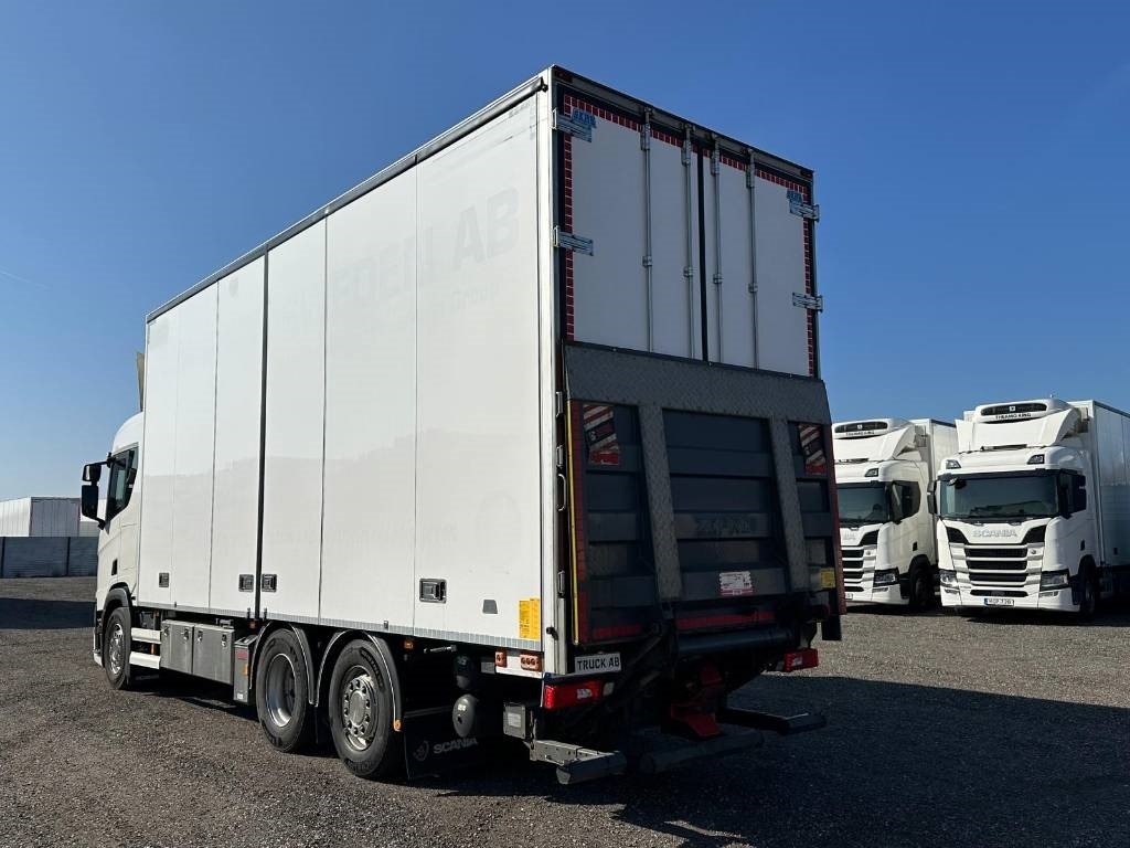 Scania R500B6X2*4NB serie 2541 - شاحنة الفريزر: صورة 2 Scania R500B6X2*4NB serie 2541 - شاحنة الفريزر: صورة 2