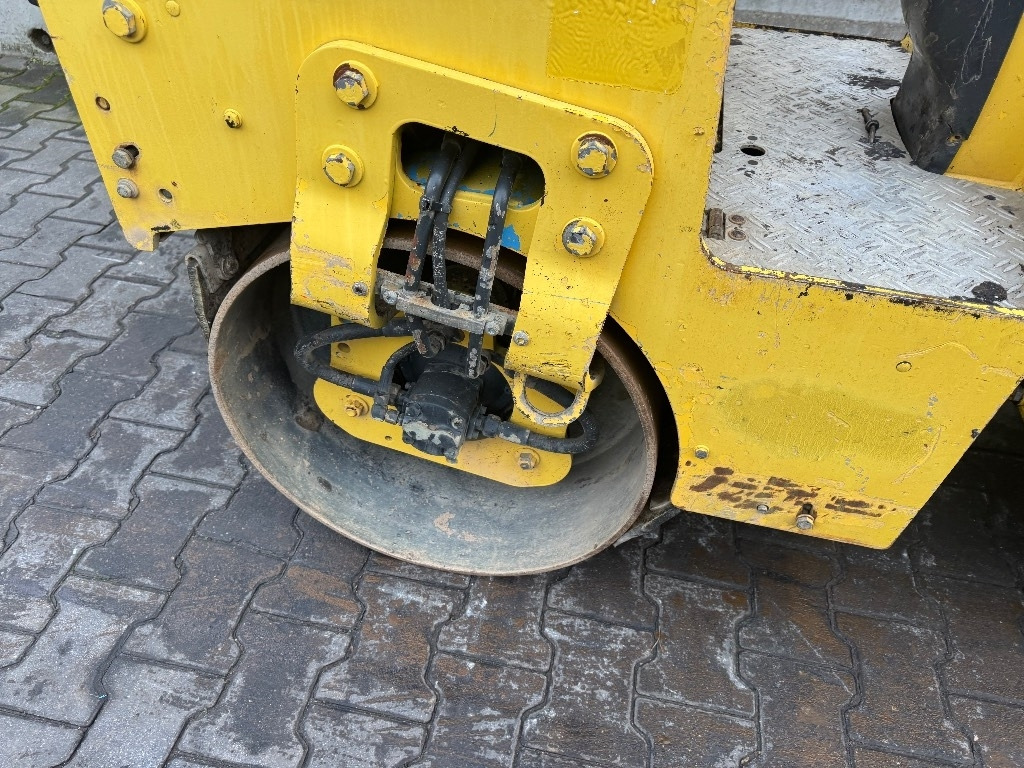 مدحلة اسفلت Bomag BW 80 AD-5: صورة 11