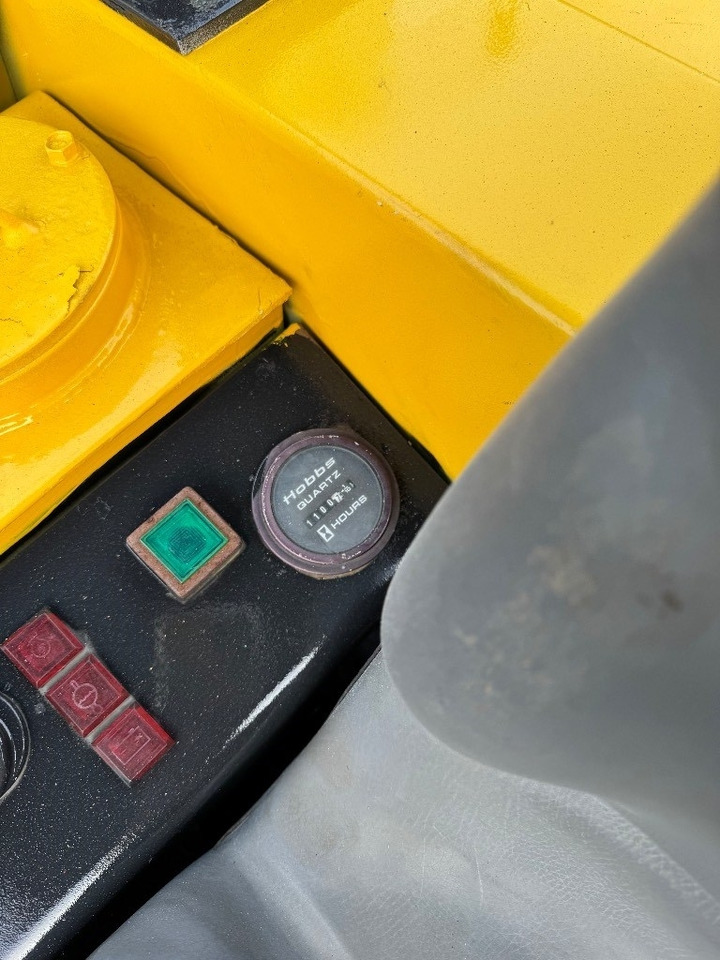 Yanmar B12 - حفارة مُصَّغرة: صورة 5 Yanmar B12 - حفارة مُصَّغرة: صورة 5