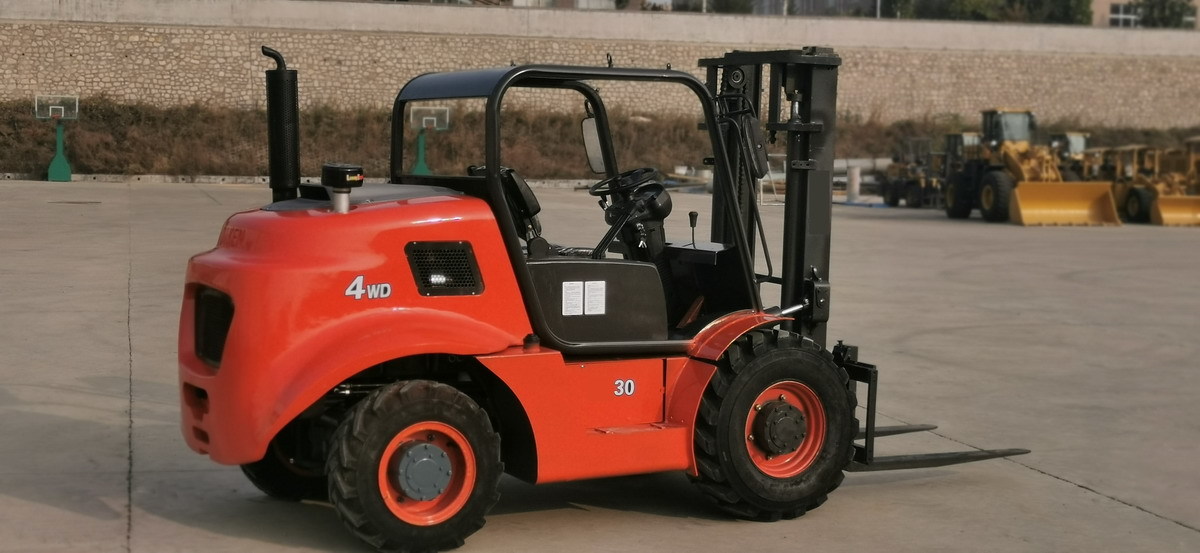 QINGDAO PROMISING 3T 4WD Rough Terrain Forklift CPCD30 - رافعة شوكية للأرض الوعرة: صورة 3 QINGDAO PROMISING 3T 4WD Rough Terrain Forklift CPCD30 - رافعة شوكية للأرض الوعرة: صورة 3
