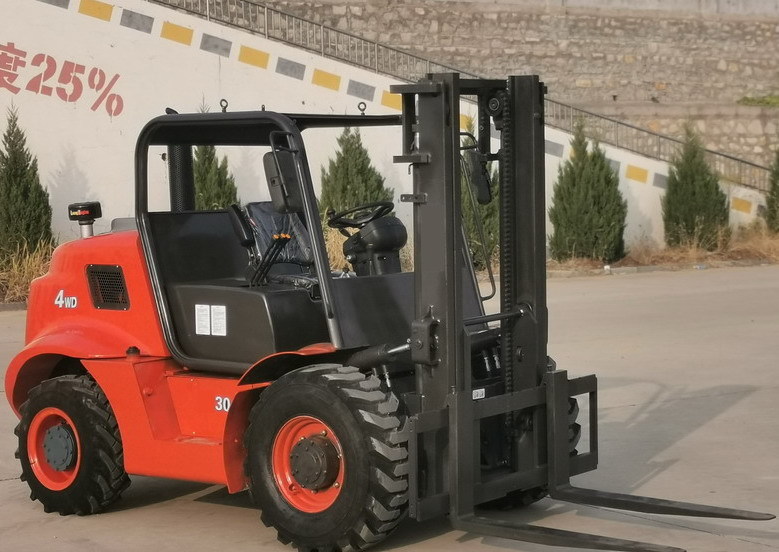 QINGDAO PROMISING 3T 4WD Rough Terrain Forklift CPCD30 - رافعة شوكية للأرض الوعرة: صورة 1 QINGDAO PROMISING 3T 4WD Rough Terrain Forklift CPCD30 - رافعة شوكية للأرض الوعرة: صورة 1