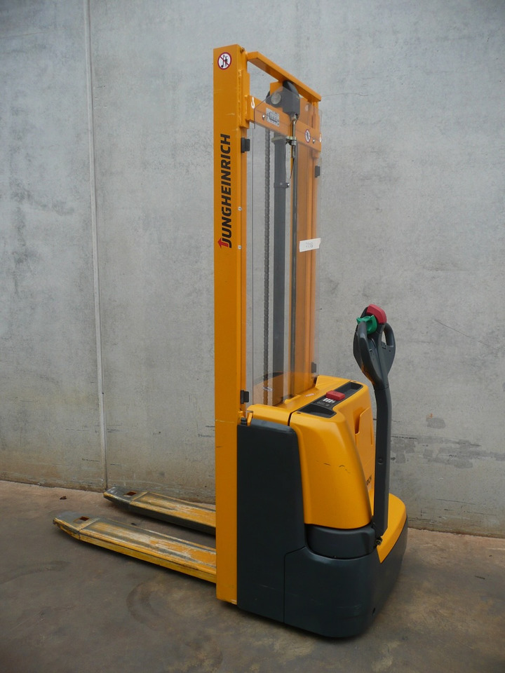 Jungheinrich EJC 110 360 ZT - آلة التكديس: صورة 1 Jungheinrich EJC 110 360 ZT - آلة التكديس: صورة 1