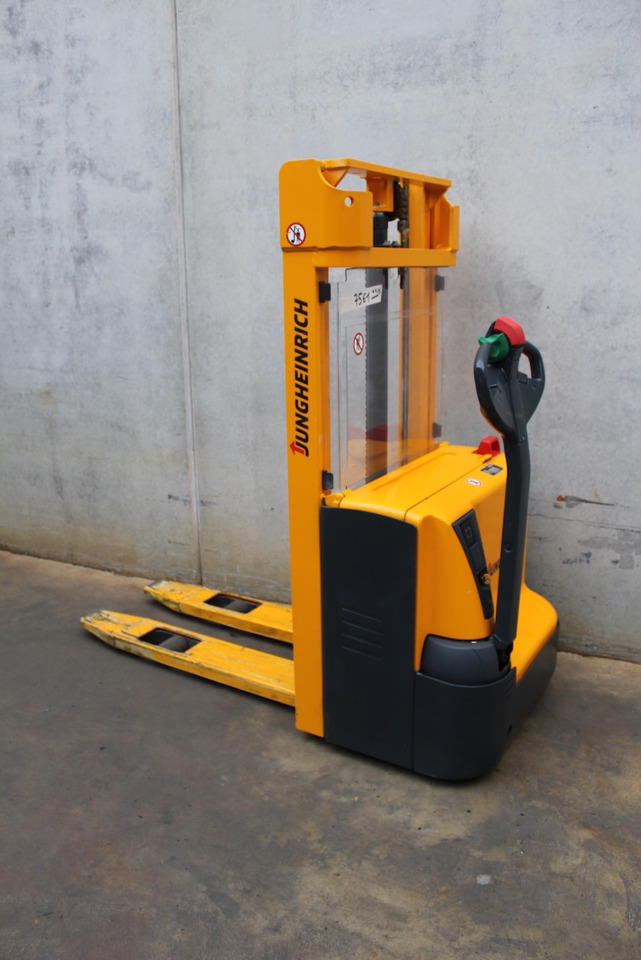 Jungheinrich EJC 112 250 ZT - آلة التكديس: صورة 1 Jungheinrich EJC 112 250 ZT - آلة التكديس: صورة 1